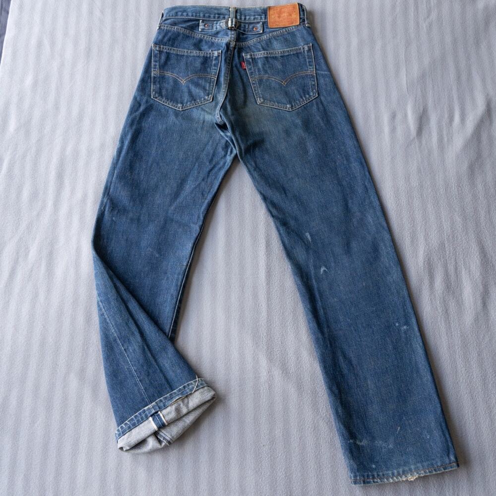 Vintage Levi's 702XX Jeans Men's 28x32 Japan Made Selvedge Big E Cinch Back